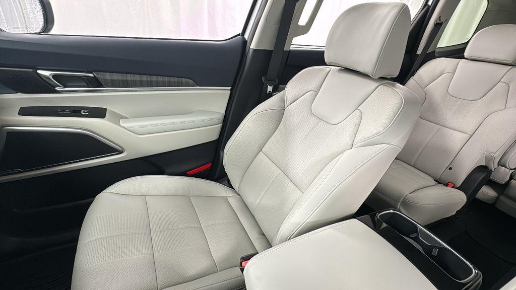 new 2025 Kia Telluride car, priced at $41,928