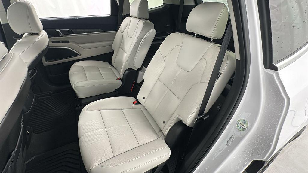 new 2025 Kia Telluride car, priced at $41,928