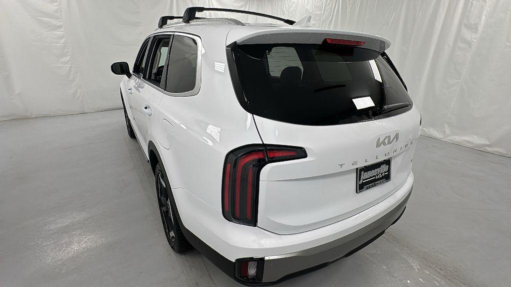 new 2025 Kia Telluride car, priced at $41,928