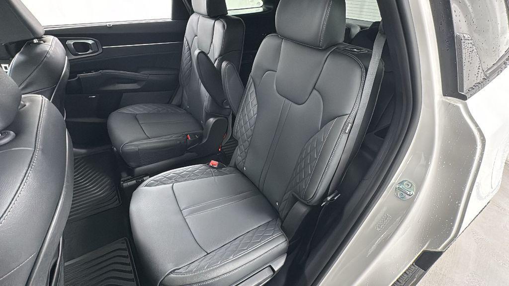 new 2026 Kia Sorento Hybrid car, priced at $44,578