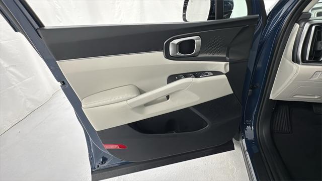 new 2025 Kia Sorento car, priced at $33,187
