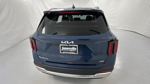 new 2025 Kia Sorento car, priced at $33,187