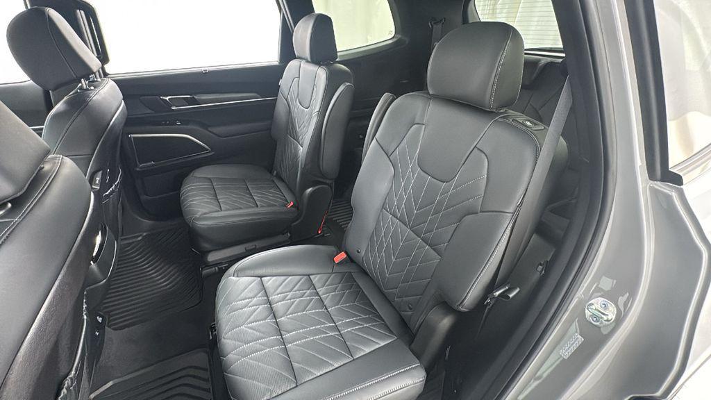 new 2025 Kia Telluride car, priced at $48,978