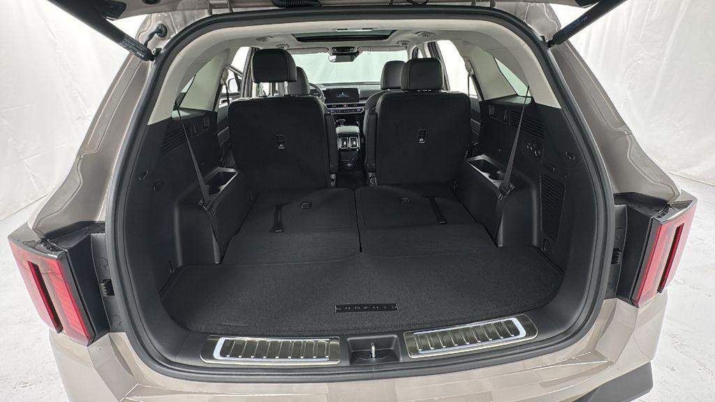 new 2025 Kia Sorento car, priced at $38,007