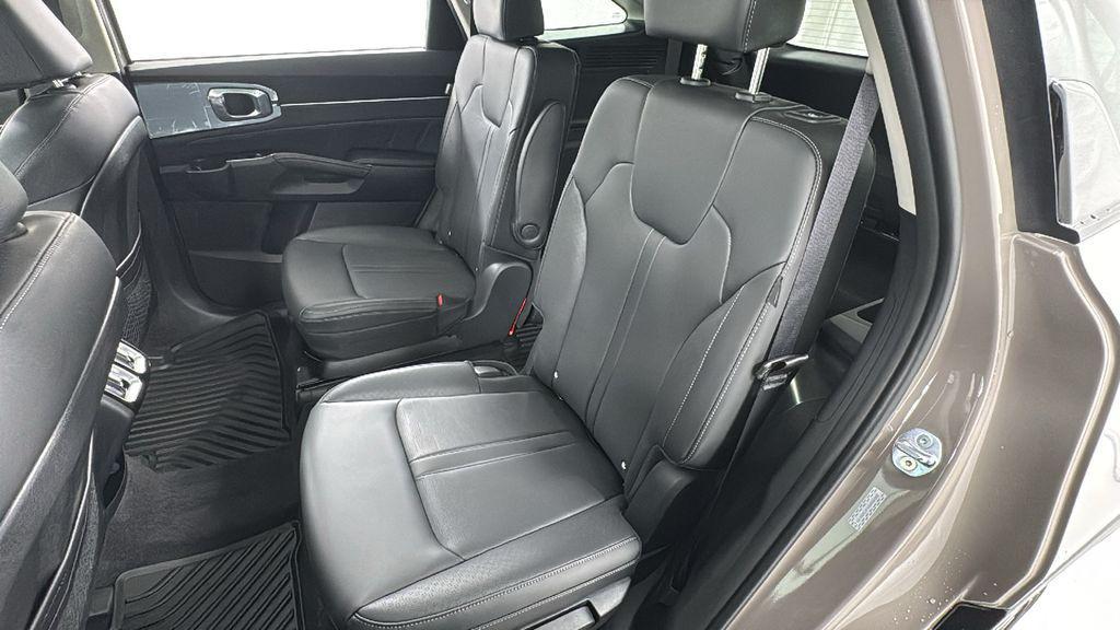 new 2025 Kia Sorento car, priced at $38,007