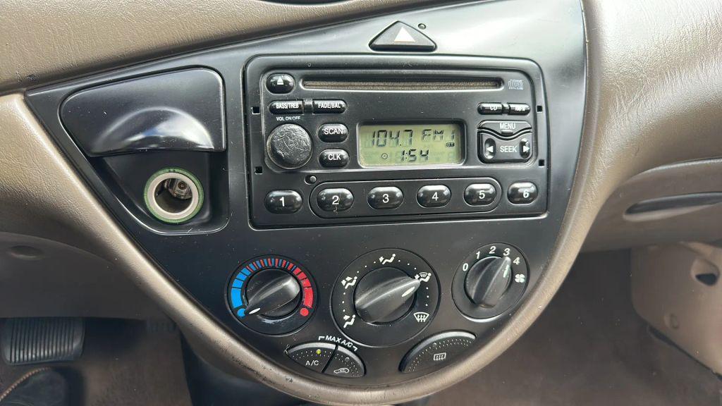 used 2001 Ford Focus car, priced at $3,995