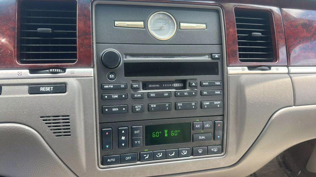 used 2004 Lincoln Town Car car, priced at $4,995