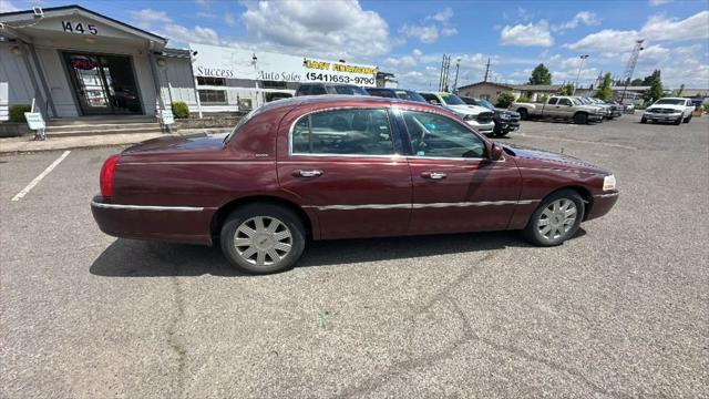 used 2004 Lincoln Town Car car, priced at $4,995