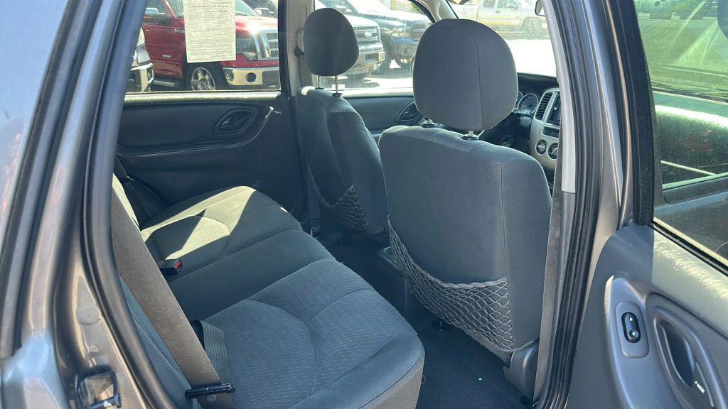 used 2004 Mazda Tribute car, priced at $3,995