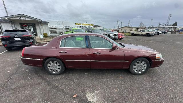 used 2004 Lincoln Town Car car, priced at $4,995