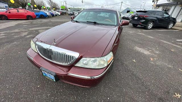 used 2004 Lincoln Town Car car, priced at $4,995