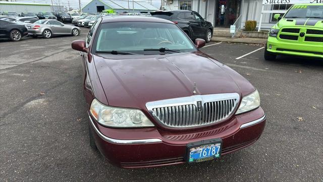 used 2004 Lincoln Town Car car, priced at $4,995