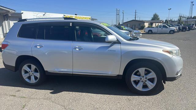 used 2012 Toyota Highlander car, priced at $14,995