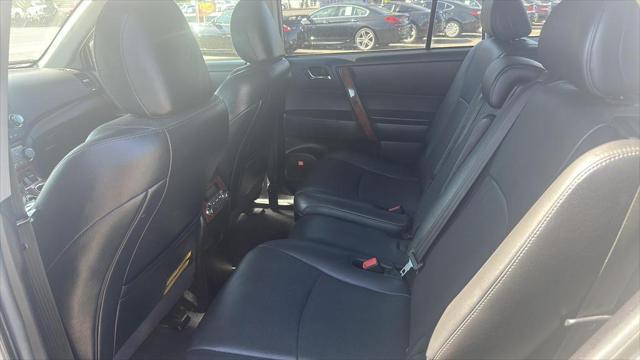 used 2012 Toyota Highlander car, priced at $13,995