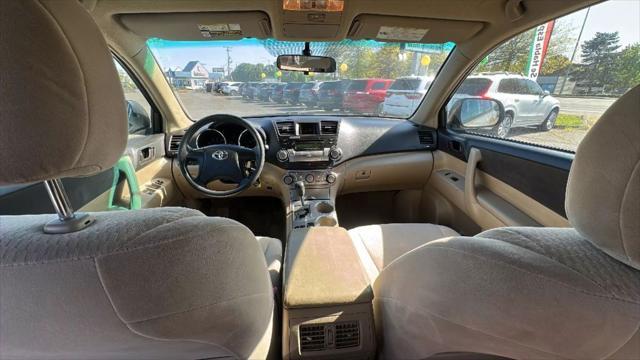 used 2008 Toyota Highlander car, priced at $8,995