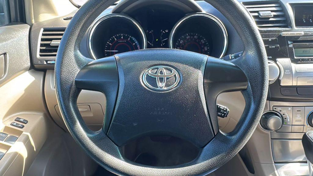 used 2008 Toyota Highlander car, priced at $8,995