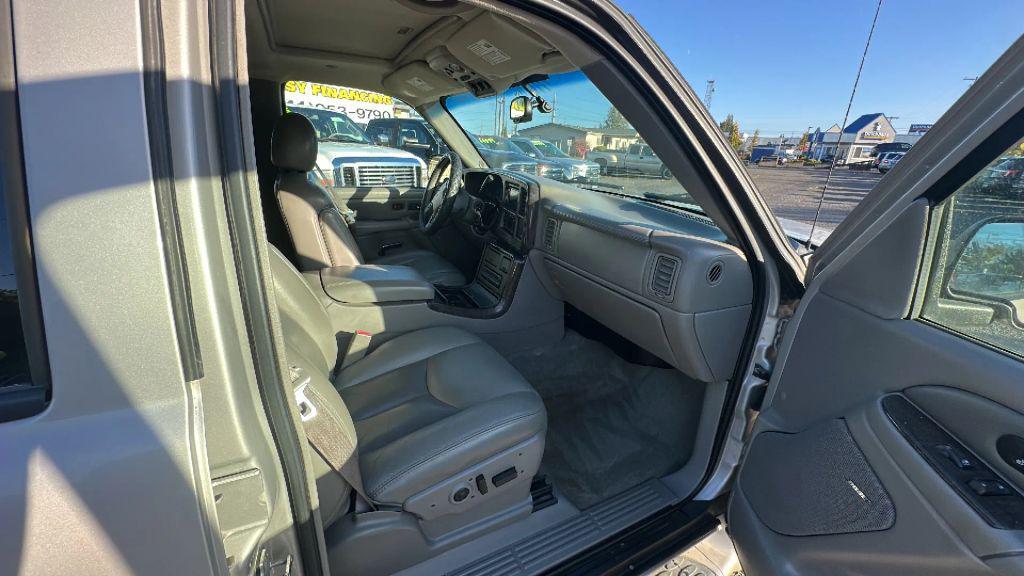 used 2006 GMC Yukon car, priced at $5,995