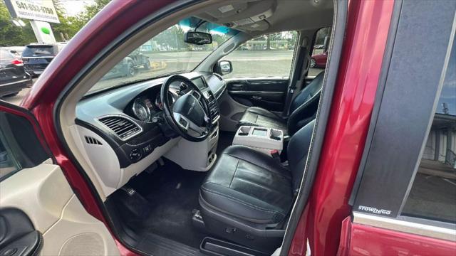 used 2014 Chrysler Town & Country car, priced at $8,995