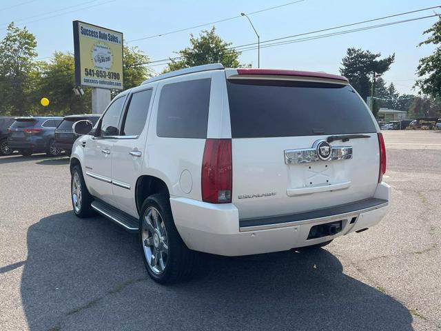 used 2007 Cadillac Escalade car, priced at $10,995