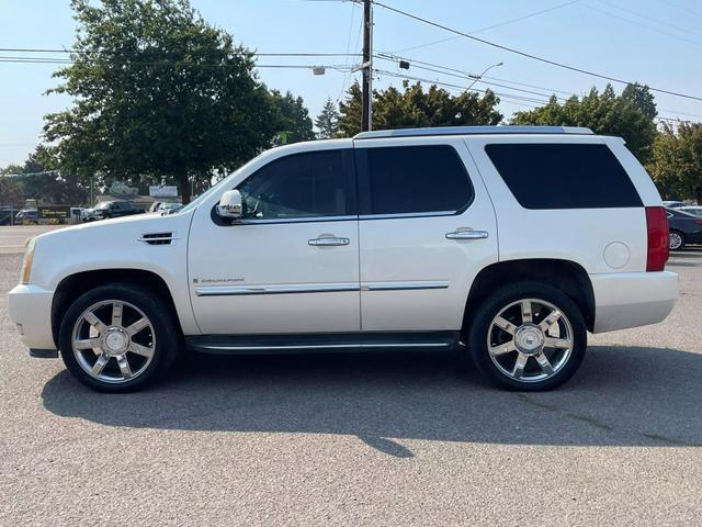 used 2007 Cadillac Escalade car, priced at $10,995