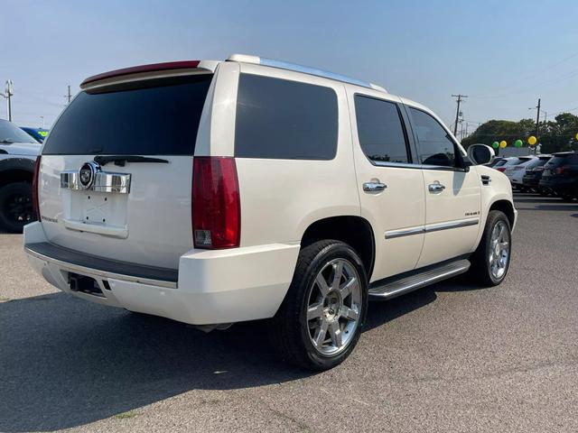 used 2007 Cadillac Escalade car, priced at $10,995