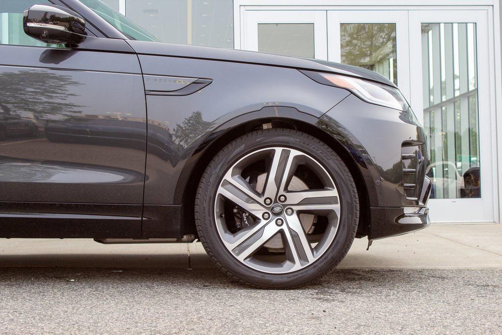 used 2024 Land Rover Discovery car, priced at $55,900