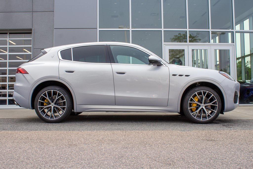 new 2025 Maserati Grecale car, priced at $96,545
