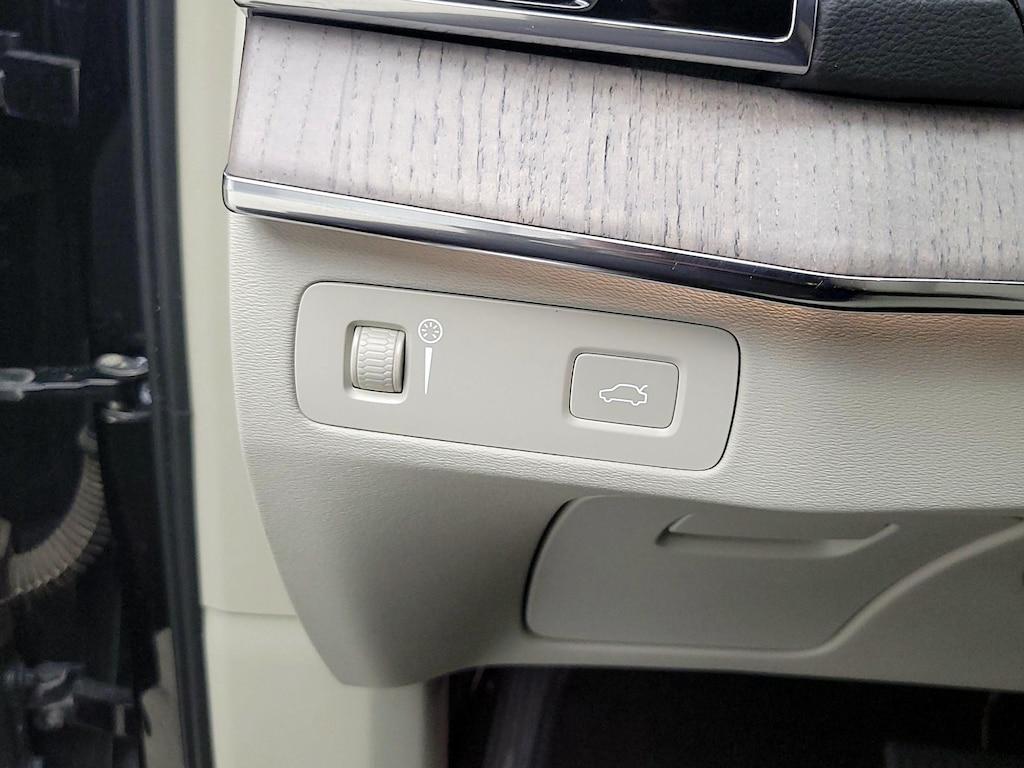 used 2022 Volvo XC90 car, priced at $37,998