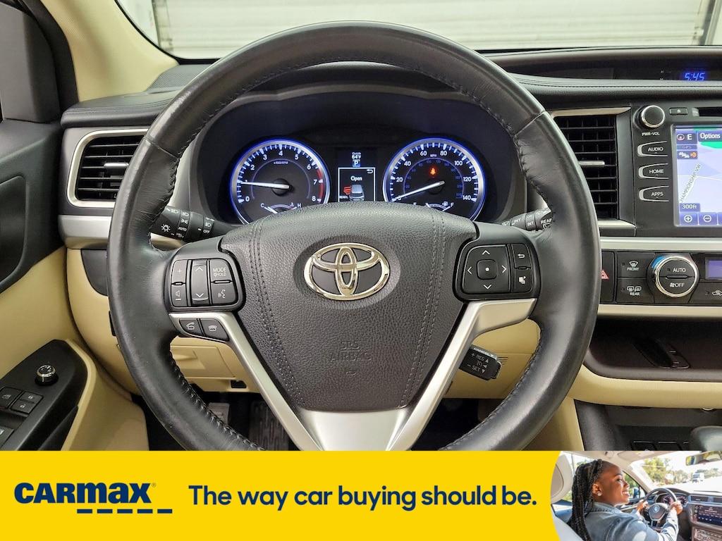 used 2015 Toyota Highlander car, priced at $27,998