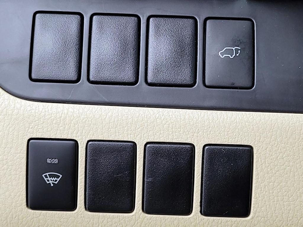 used 2015 Toyota Highlander car, priced at $27,998