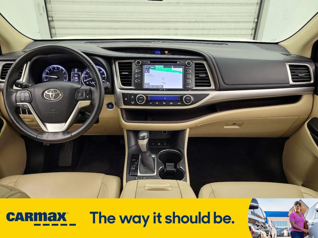 used 2015 Toyota Highlander car, priced at $27,998