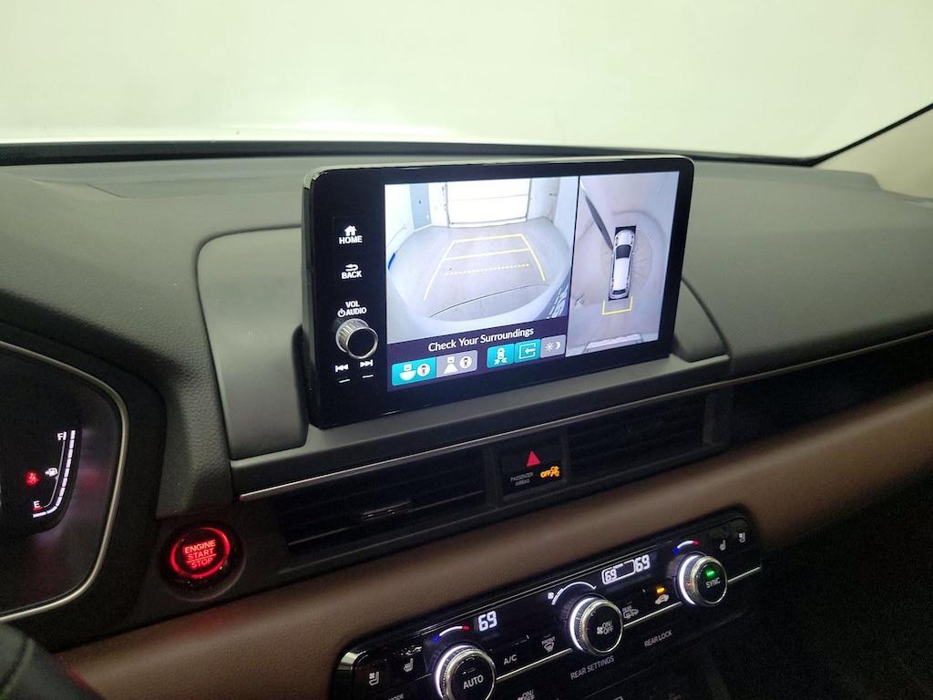 used 2025 Honda Pilot car, priced at $49,998