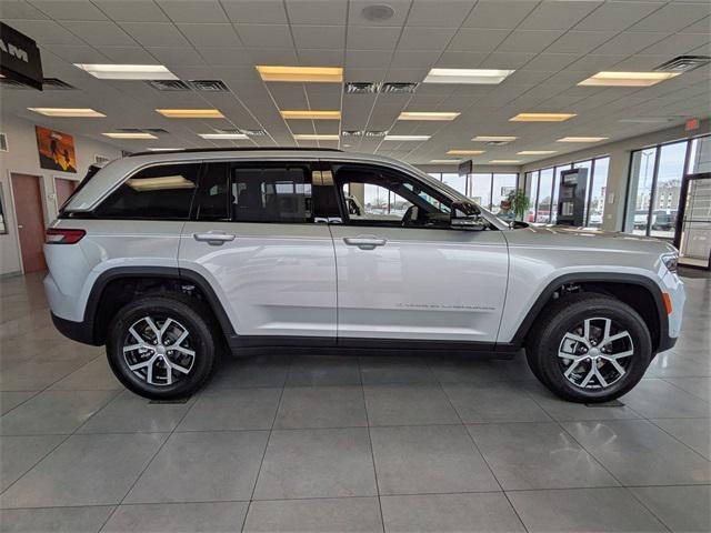 new 2025 Jeep Grand Cherokee car