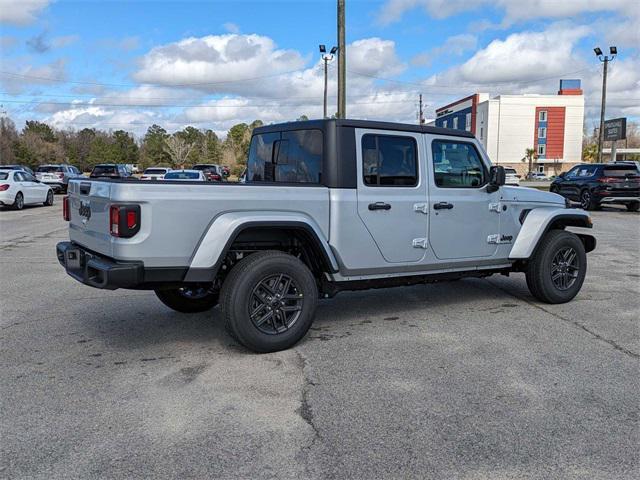 new 2024 Jeep Gladiator car