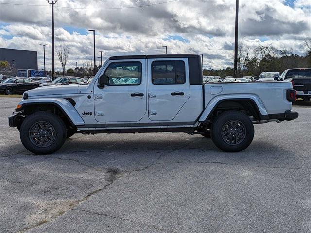 new 2024 Jeep Gladiator car