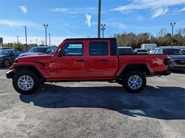 used 2023 Jeep Gladiator car, priced at $37,304