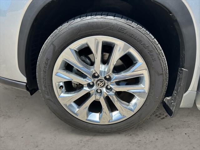 used 2021 Toyota Highlander Hybrid car, priced at $36,995