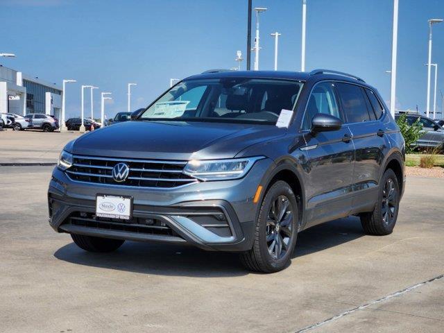 new 2024 Volkswagen Tiguan car, priced at $31,038