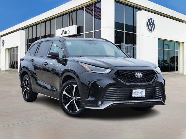 used 2021 Toyota Highlander car, priced at $34,480