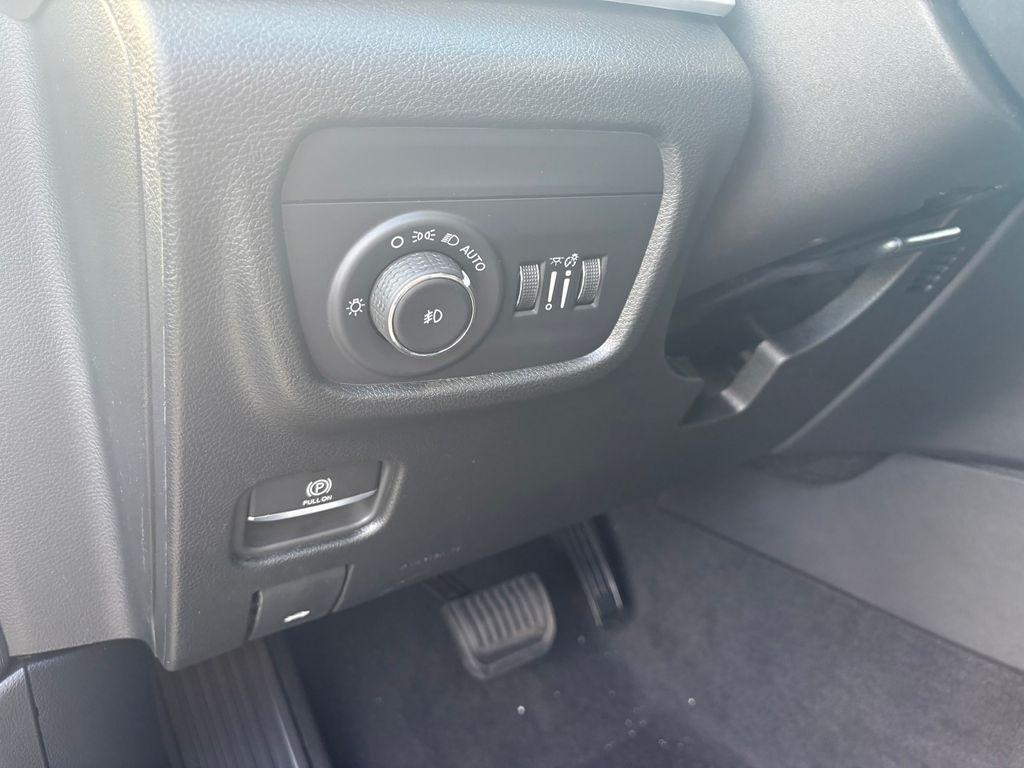 new 2025 Jeep Grand Cherokee car, priced at $41,201