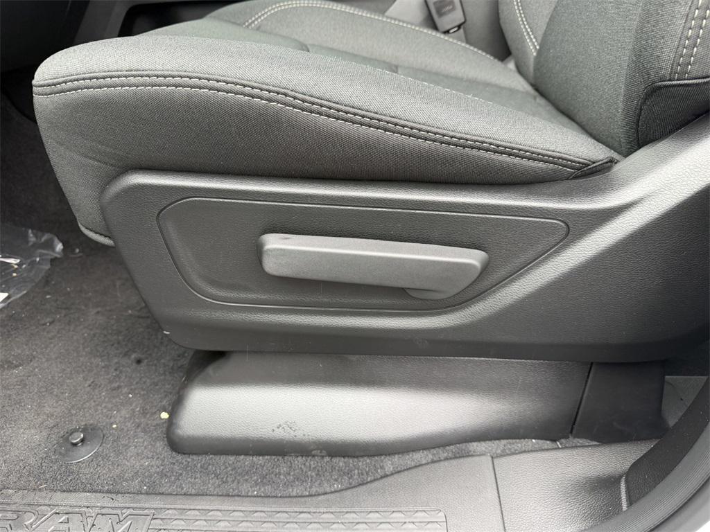 new 2025 Ram 1500 car, priced at $41,679