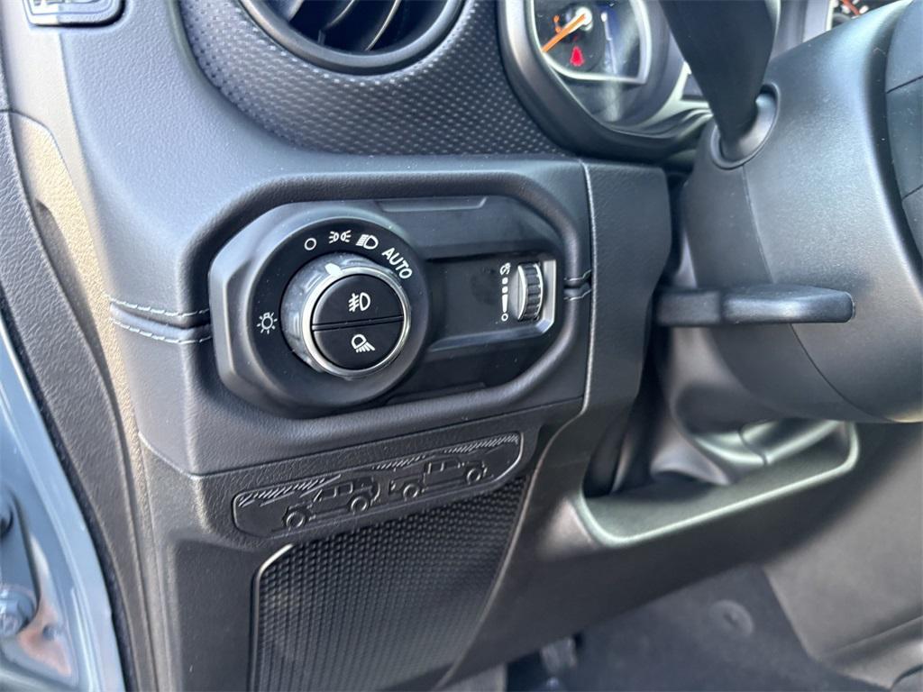 new 2025 Jeep Gladiator car, priced at $45,946