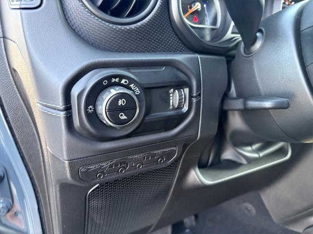 new 2025 Jeep Gladiator car, priced at $48,276