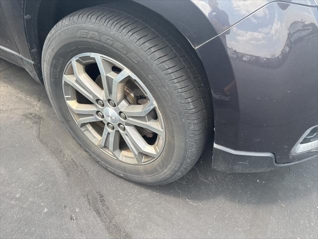 used 2015 GMC Acadia car, priced at $12,000