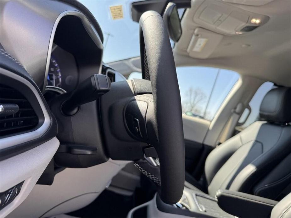 new 2024 Chrysler Pacifica car, priced at $41,468