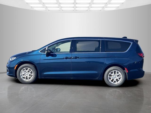 new 2025 Chrysler Pacifica car, priced at $41,947