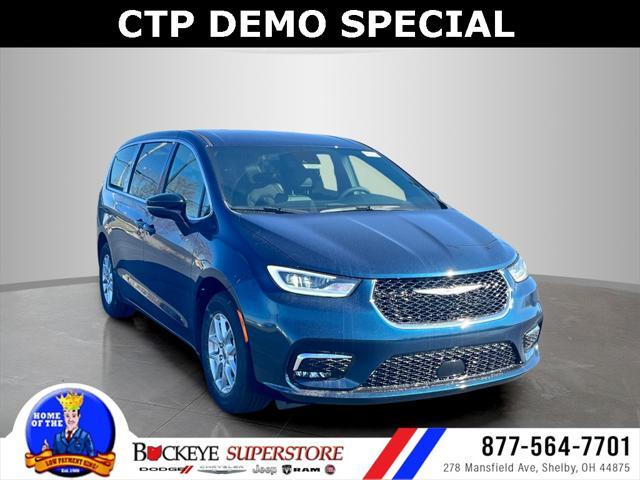 new 2025 Chrysler Pacifica car, priced at $41,947