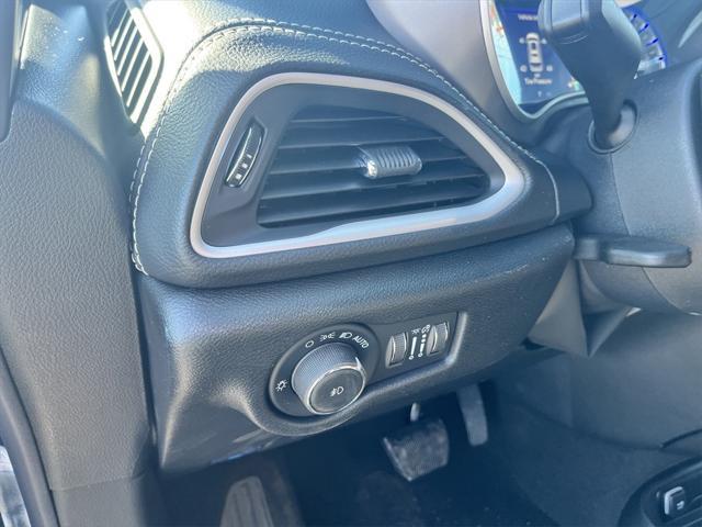 new 2025 Chrysler Pacifica car, priced at $41,947