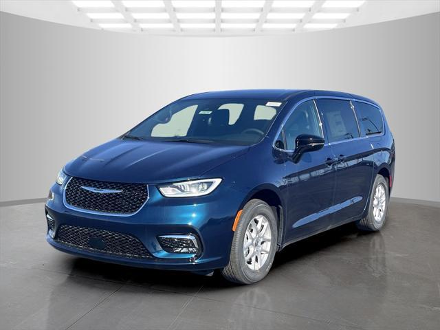 new 2025 Chrysler Pacifica car, priced at $41,947