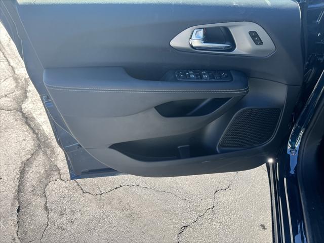 new 2025 Chrysler Pacifica car, priced at $41,947